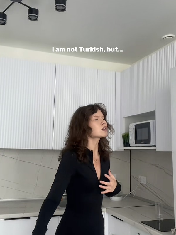 Genç kızın sesi, Şebnem Ferah'a benzetildi.