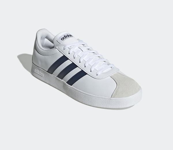 Rahatlığı ve ikonik tasarımıyla öne çıkan Adidas modeli şimdi özel fırsatla sizlerle.