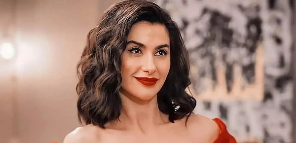 2. Nesrin Cavadzade