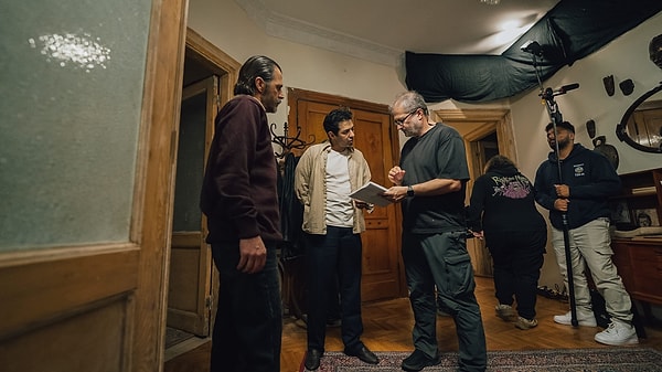 Mert Fırat ile Mehmet Günsür’ü aynı projede buluşturan Hakikatin Ölümü filminin çekimleri tamamlandı.