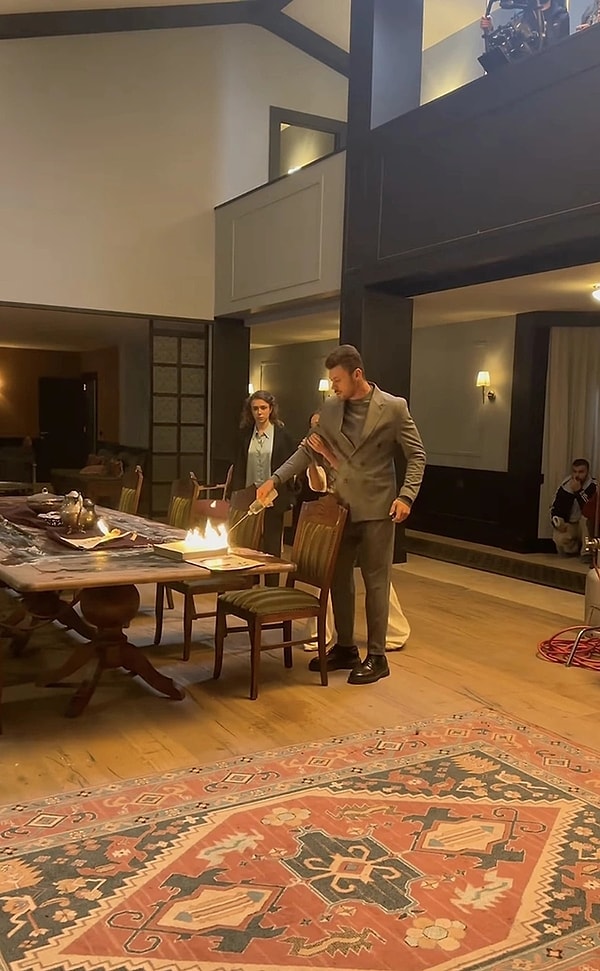 Kıvanç Tatlıtuğ'un Aile dizisinde dublörlüğünü yapan Mehmet Tan, yapım şirketinin kendisini işten çıkardığını açıklamıştı.