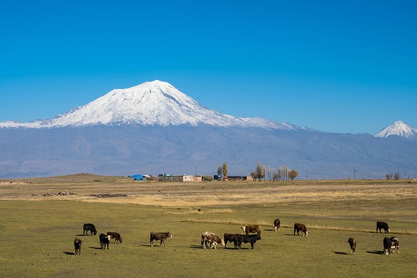 1. Mount Ararat – 5,137 m