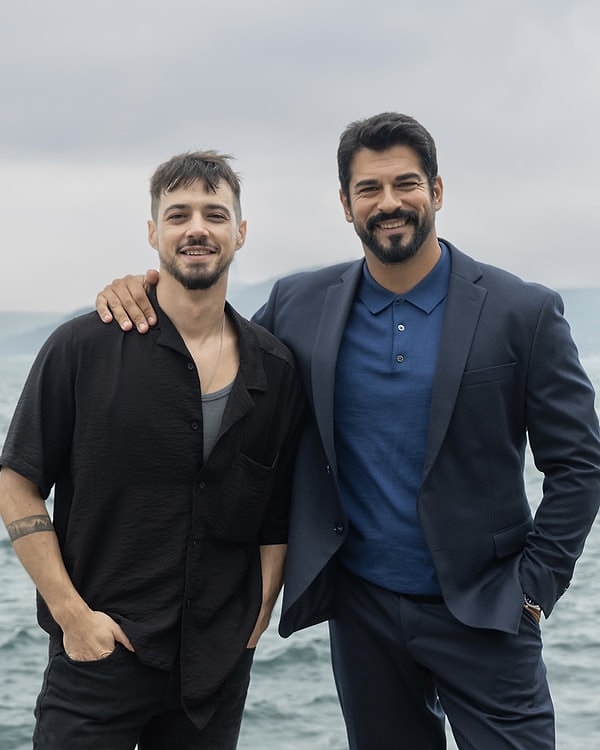 Burak Özçivit'in kadrodan çıkmasıyla Kuruluş Osman'dan "Kuruluş Orhan" dönemine geçilmişti.