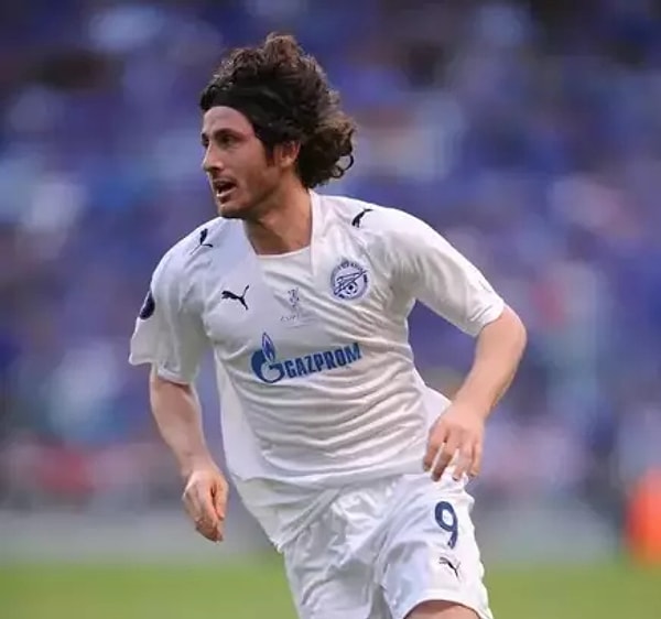 Fatih Tekke, Zenit'te geçirdiği kariyeri sürpriz bir şekilde Kazan'a uzanmıştı.
