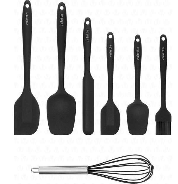 Bugün Hepsiburada’da indirime giren Yanmaz Yapışmaz Silikon Spatula Seti, mutfakta hem şık hem de pratik bir yardımcı.
