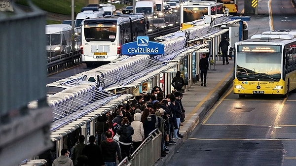 İstanbul Büyükşehir Belediyesi (İBB), okulların açılacağı ilk gün  8 Eylül Pazartesi günü için hazırlıklarını tamamladı.