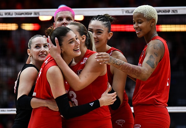 Filenin Sultanları tarih yazdı! Dünya Voleybol Şampiyonası'nda finaldeyiz!