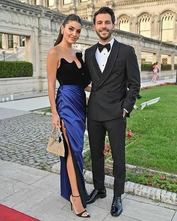 Sabancı ailesi son dönemde magazin gündeminin merkezinden düşmüyor.