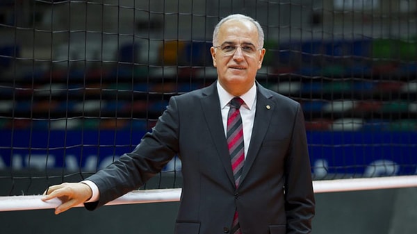 Mehmet Akif Üstündağ, final maçının ardından duygusal bir konuşma ile "özür diledi".