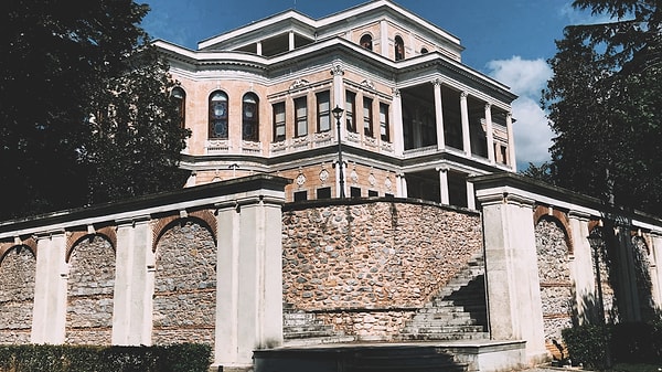 Beykoz Mecidiye Pavilion – An Elegant Example of Neoclassical Architecture
