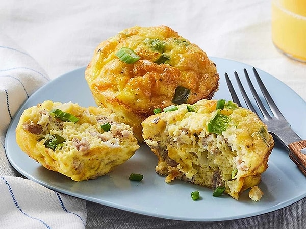7. Yumurtalı Muffin ve Kurutulmuş Meyve