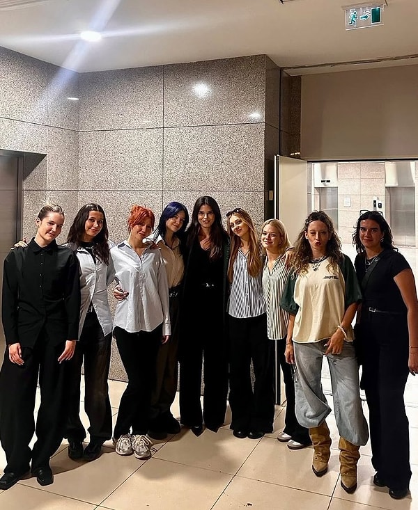 Adli kontrolle serbest bırakılan Manifest üyelerinden ilk fotoğraf geldi.