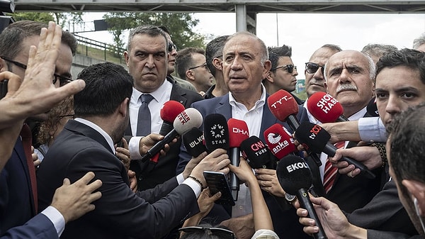 CHP’nin İstanbul İl Başkanlığına Gürsel Tekin’in kayyum olarak atanması sonrasında il binası önünde olaylar yaşanmıştı.