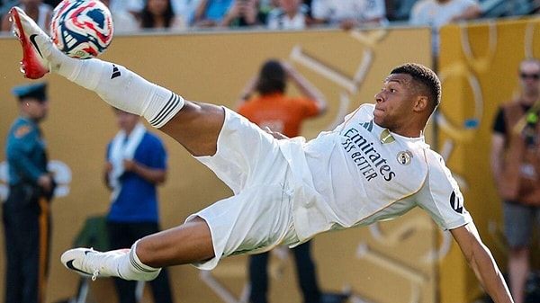 O, Fransa ve Real Madrid'in süper starı ama futboldaki düzen sebebiyle oldukça dertli.