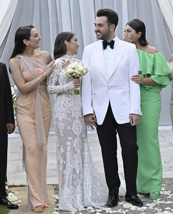 Türk müziğinin en sevilen isimlerden biri olan, billur sesi ve şarkılarıyla milyonların kalbinde taht kurmuş Sibel Can, aynı zamanda dünya tatlısı da bir anne biliyorsunuz!