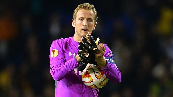 Harry Kane, üç gol atıp kaleye geçti...