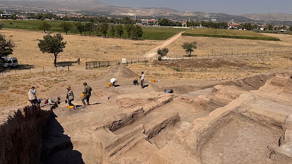 Konya'da 3 bin 500 yıl önce kalamar tüketildiği ortaya çıktı.