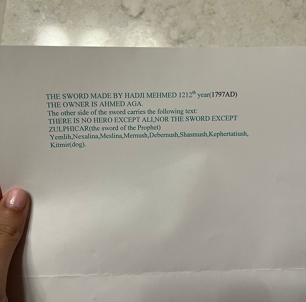 Kullanıcı, kılıcın üzerindeki yazıların tercümesini de paylaştı;