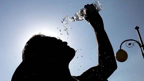 Belirli bölgelerinde deniz suyu sıcaklığı normalin altında olduğunda bu duruma "La Nina" deniliyor.