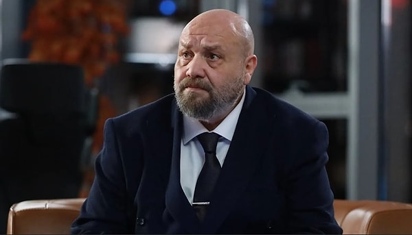 Usta oyuncu Ahmet Mümtaz Taylan'ı tanıtmaya gerek yok herhalde!