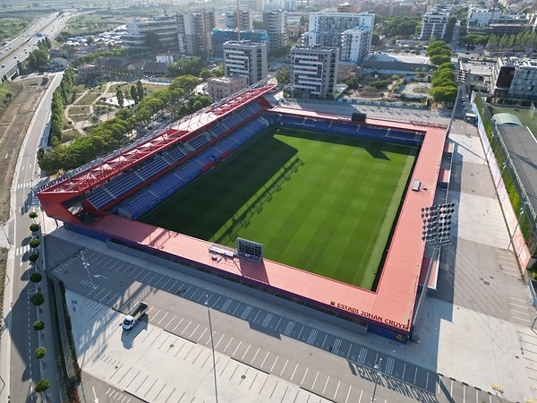 Satılan on binlerce kombine bilet, maça girebilecek 5710 Barcelona taraftarı...