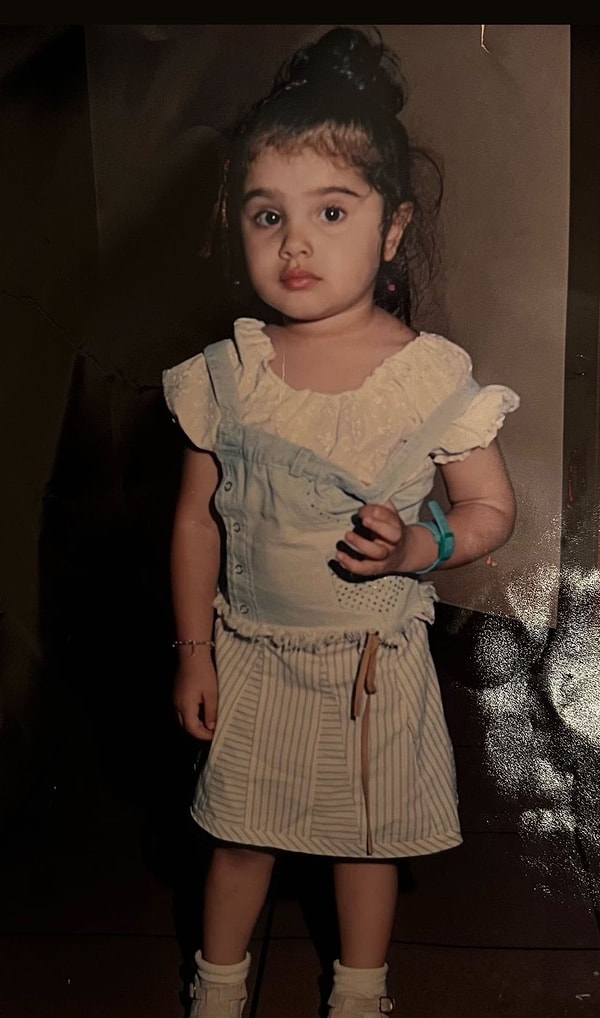Bu söylentilerin ardından sosyal medyada Cömert’in çocukluk fotoğrafları yayınlandı.
