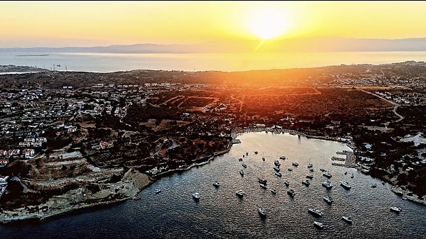 Ayayorgi Bay – Sunset in a Fun Atmosphere