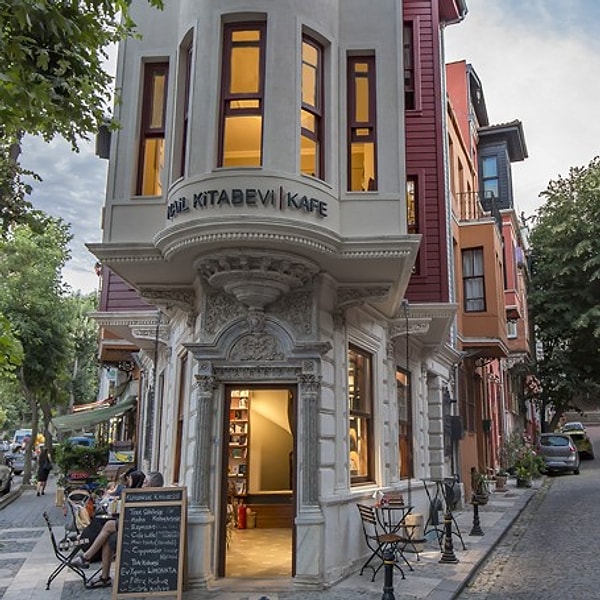 9. Kuzguncuk's Traces of Art and Literature