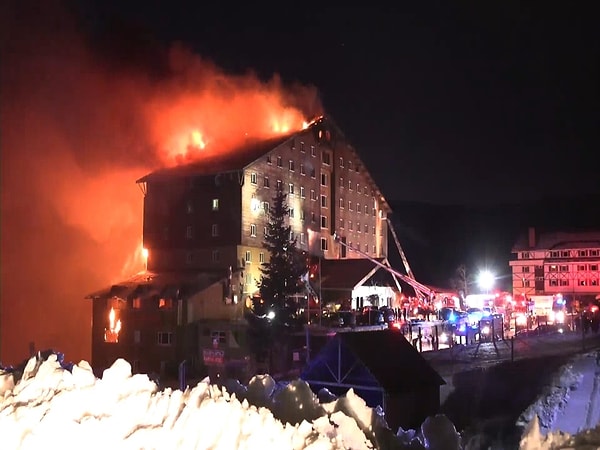 Kartalkaya Kayak Merkezi'nde bulunan Grand Kartal Otel’de 21 Ocak'ta çıkan yangında 78 kişi hayatını kaybetti, 133 kişi yaralandı.