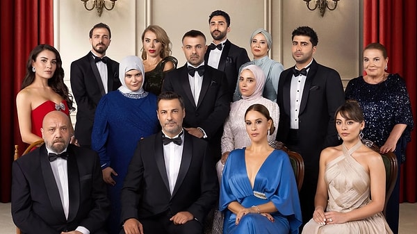 Bu gelişmeler yaşanırken bazı sosyal medya kullanıcılarının en merak ettiği konu Kızılcık Şerbeti’nin akıbeti oldu.