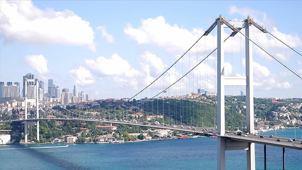 Yeni Orta Vadeli Program’da özelleştirme kalemi ile ciddi bir gelir beklentisi yer alırken, ünlü finans kanalı Bloomberg Boğaz Köprüleri ile ilgili özel haber yapmıştı.