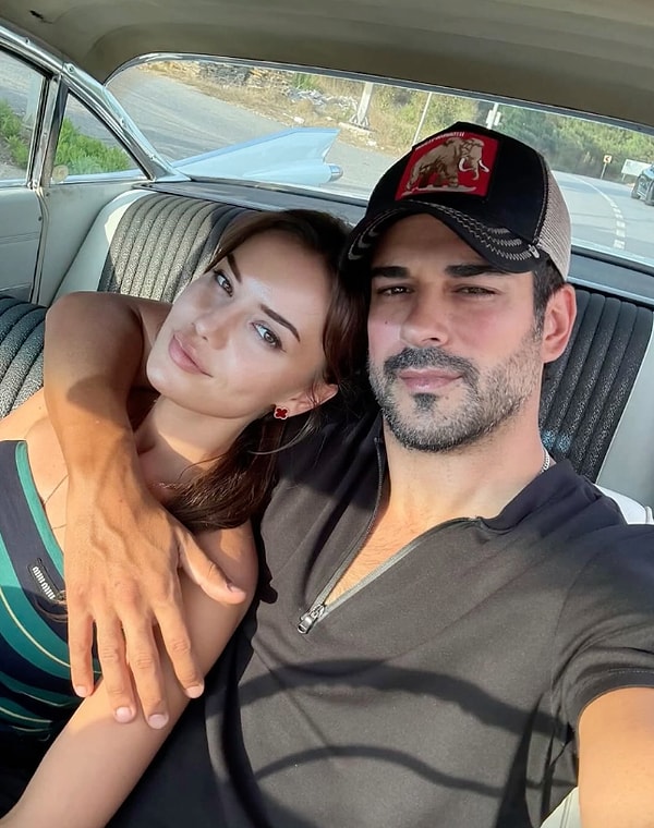 Fahriye Evcen, Burak Özçivit'le sürdürdüğü evlilikle son dönemde magazin dünyasında sıkça gündeme gelmeye devam ediyor.