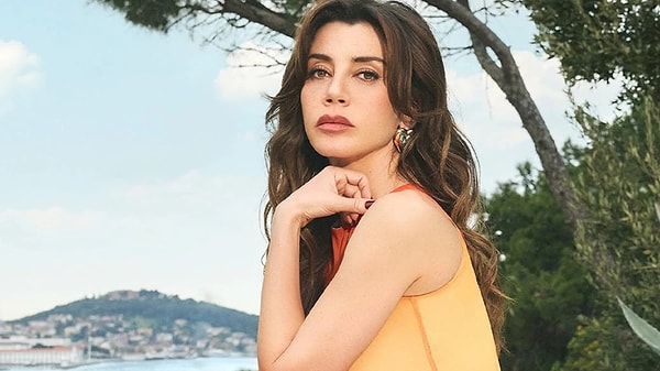 X'te bir takipçisinin "Gökçe Bahadır, Kral Kaybederse'de kaç bölüm rol alıyor?" sorusuna yanıt veren Altuntaş, gerçeği açıkladı.