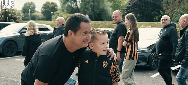 Mehmet Arslan, Libre Sports YouTube kanalında Acun Ilıcalı'nın Hull City'deki bir gününü gösterdi.