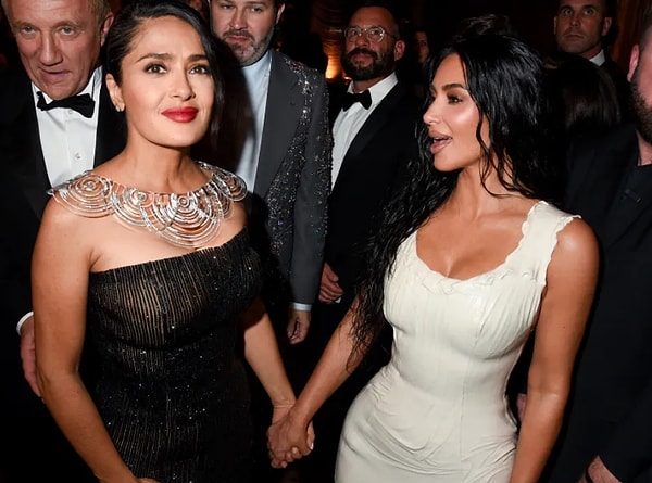Geceye ev sahipliği yapan Salma Hayek, François-Henri Pinault ve Demi Moore gibi isimlerin yanı sıra Jessica Chastain, Julianne Moore, Winnie Harlow ve Lenny Kravitz gibi ünlüler de katıldı.
