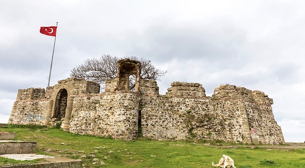 7. Riva Castle