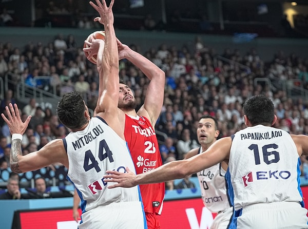A Milli Basketbol Takımı, Yunanistan'ı 94-68 mağlup etti.