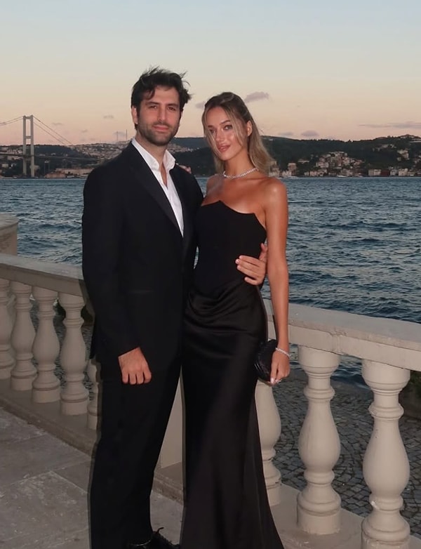 Mahsun Kırmızıgül'ün oğlu Mahmut Kırmızıgül son zamanlarda oyunculuk yeteneklerinin yanı sıra özel hayatıyla da dikkat çekiyor.