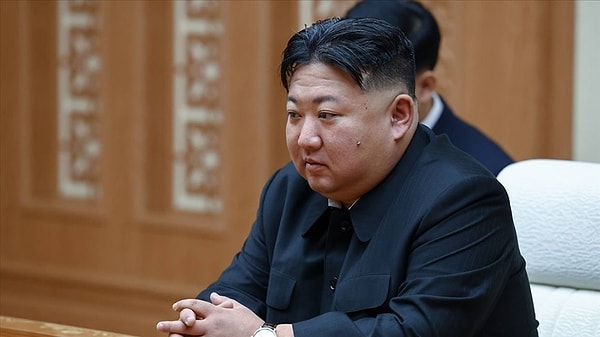 Kuzey Kore lideri Kim Jong-il, bu defa günlük hayatımızda fazlasıyla kullandığımız üç kelimeyi birden yasakladı!