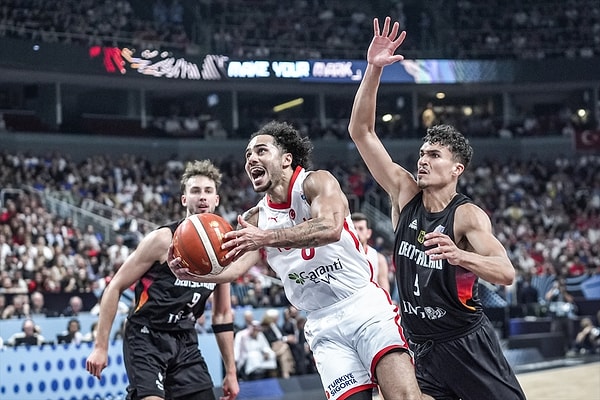 12 Dev Adam, EuroBasket'teki müthiş performansı gümüş madalya ile tamamladı.