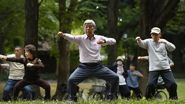 Japonya’da 100 yaşını aşan kişi sayısı 99 bini geçti.