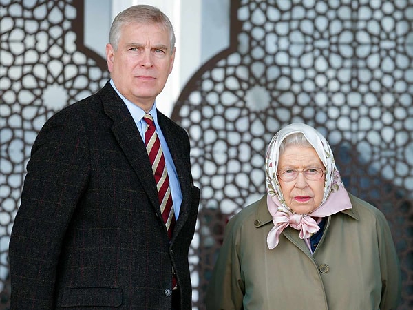 Kraliçe II. Elizabeth, Prens Andrew hakkındaki skandal ve davalar büyüyünce oldukça sert adımlar atmıştı.