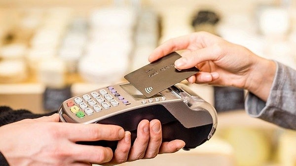 Merkez Bankası, kredi kartı nakit çekim ve kredili mevduat hesabı (KMH) faiz oranlarında 25 baz puanlık indirime gitti.