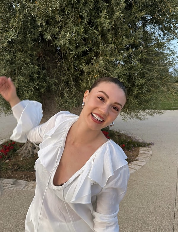 “Güneşin Kızları”yla hayatımıza giren Burcu Özberk'i tanımayanınız yoktur.