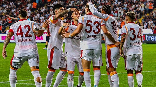 Galatasaray'ın Frankfurt karşısında ilk 11'i açıklandı.