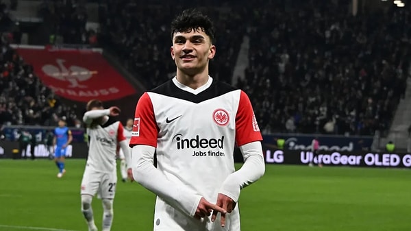 Can Uzun hangi mevkide oynuyor?