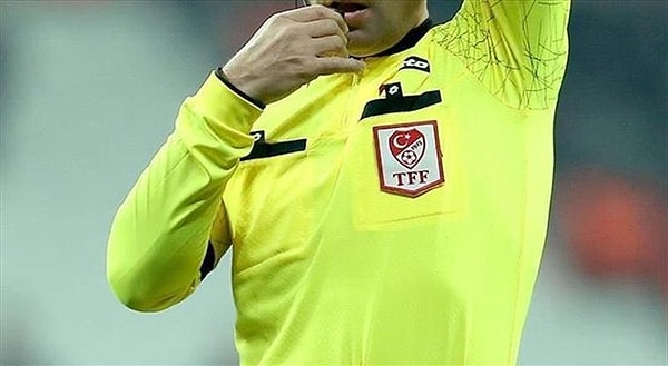 Onlar TV programında açıklamalarda bulunan gazeteci Murat Ağırel, Türkiye'de futbol kamuoyunu derinden sarsacak iddialarda bulundu.