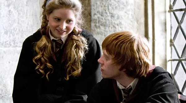 Üstelik OnlyFans macerası, profesyonel hayatına da yansımış; ünlü oyuncu, platform nedeniyle bir “Harry Potter” etkinliğine davet edilmediğini açıkladı.