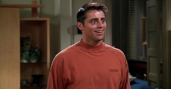 Senin yolculuğa çıkman gereken karakter Joey Tribbiani!