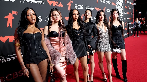 6. KATSEYE, MTV VMA'larında sahne aldı.